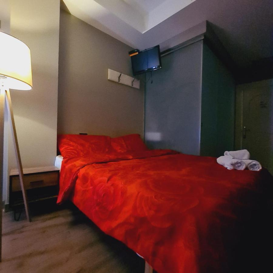Driti Hotel Tirana Albania Экстерьер фото